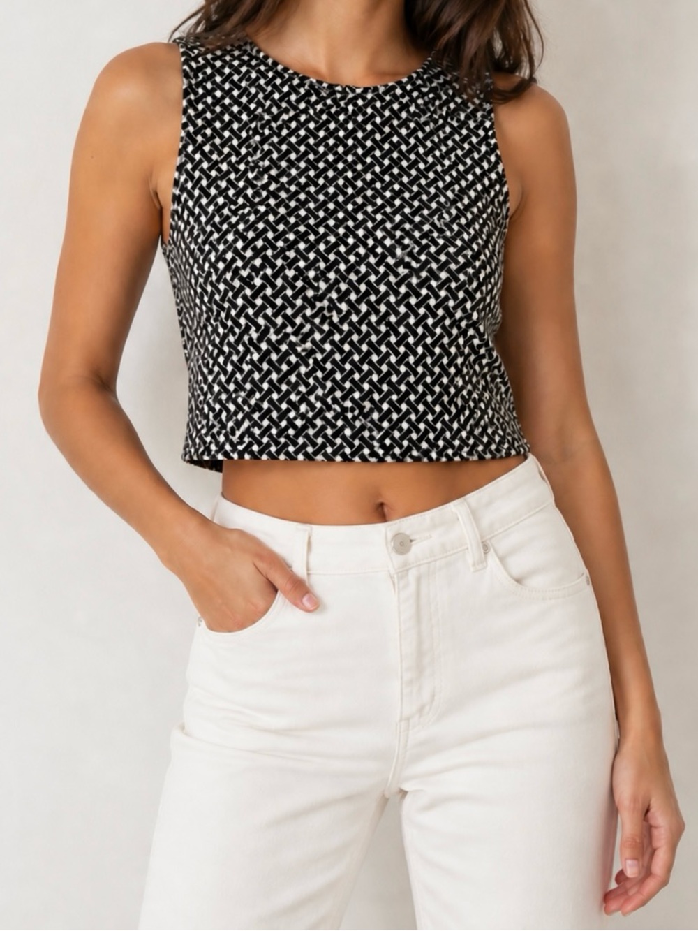 Altar’d State Black White Textured Sparkle Crop Top Sleeveless Size M